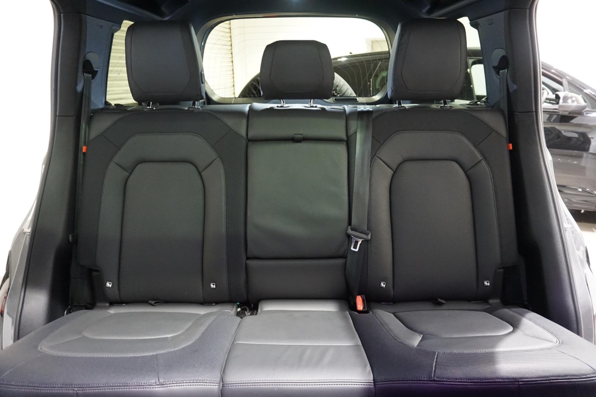 Land Rover Defender 110 2.0 P400e 15.4kWh X-Dynamic HSE SUV 5dr Petrol Plug-in Hybrid Auto 4WD Euro 6 (s/s) (404 ps)